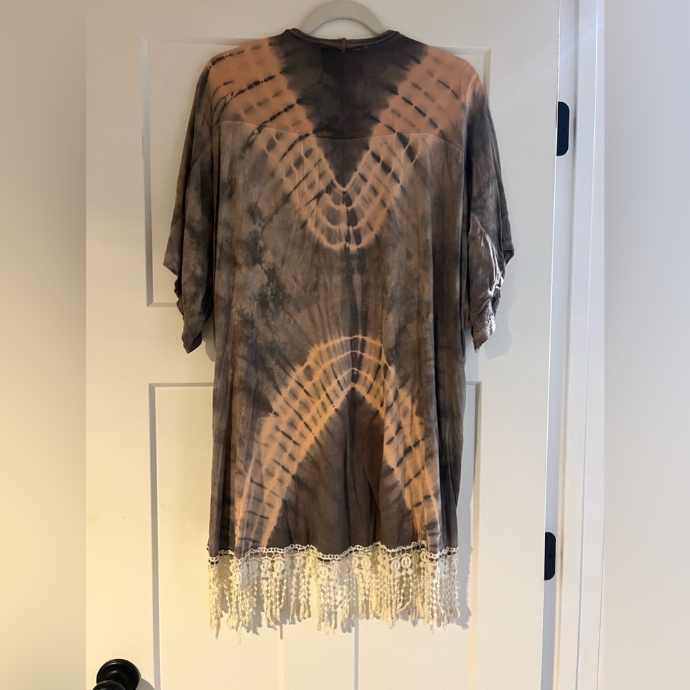 Sloane Rouge Kimono - Picture 3 of 4